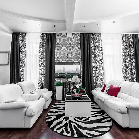 4kh Komnatnyie Apartamienty Karla Marksa 7 Mińsk