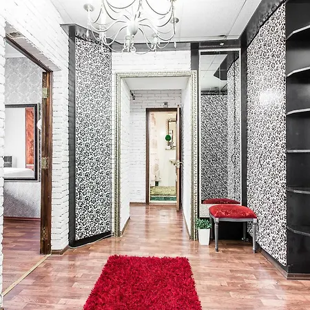 Apartament 4kh Komnatnyie Apartamienty Karla Marksa 7