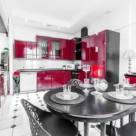 Apartament 4kh Komnatnyie Apartamienty Karla Marksa 7 Mińsk